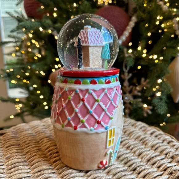 Gingerbread mug snow globe Christmas 2023 - Picture 8 of 11